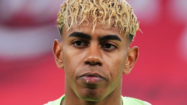 18歳の誕生日パーティーに低身長症アーティストを呼んで批判されるスター、当事者が反論 「誰も我々を軽蔑していない」