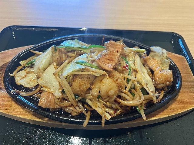 牛ホルモン焼き