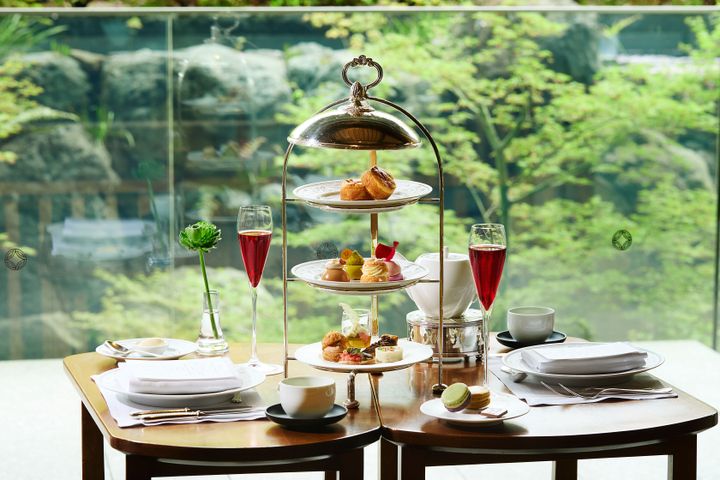 ピエール・エルメ・パリの季節アフタヌーンティー 7,500円（税・サ込）