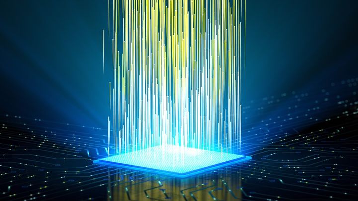 電子は動かず『電子のスピンだけ』が流れて情報伝達できる微小チップを開発