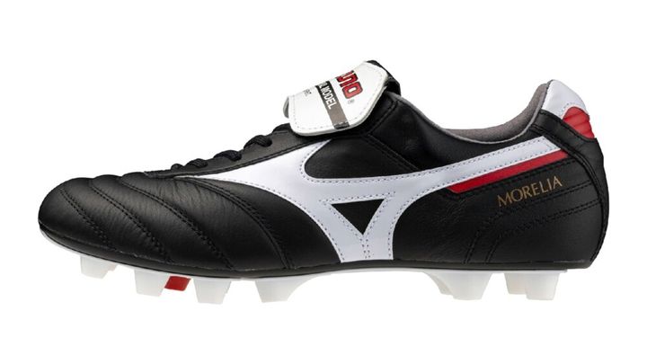 ミズノの最強スパイク『モレリア2』、ブラックとホワイトの定番カラーが登場！待望のAGソール搭載モデルも