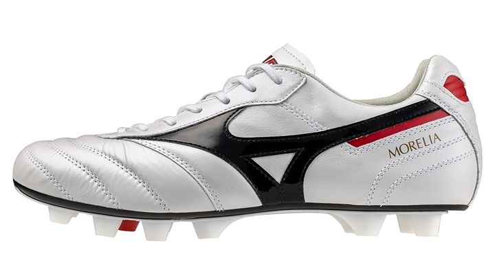 ミズノの最強スパイク『モレリア2』、ブラックとホワイトの定番カラーが登場！待望のAGソール搭載モデルも