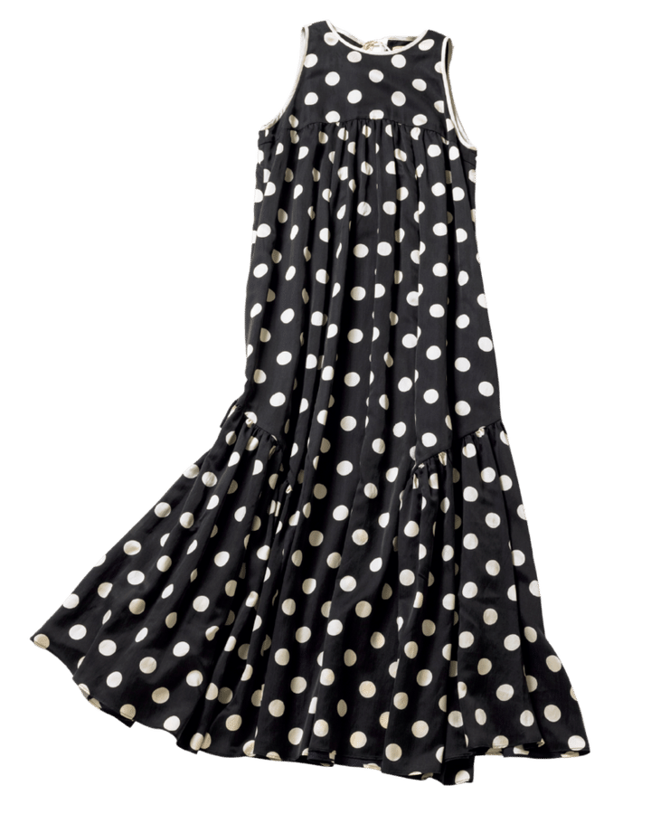 Curensologyのサテンマキシワンピース。華やかなドット柄のサテンワンピ。6万500円（シーエスジー／カレンソロジー 二子玉川）