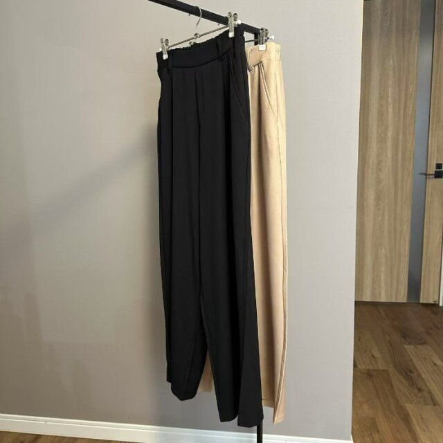 しまむらのストレッチストレートパンツ