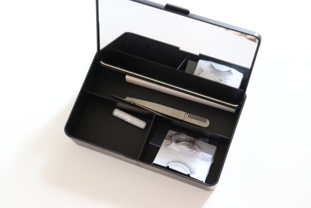 ダイソー 収納ケース付ミラー 使用例 つけま