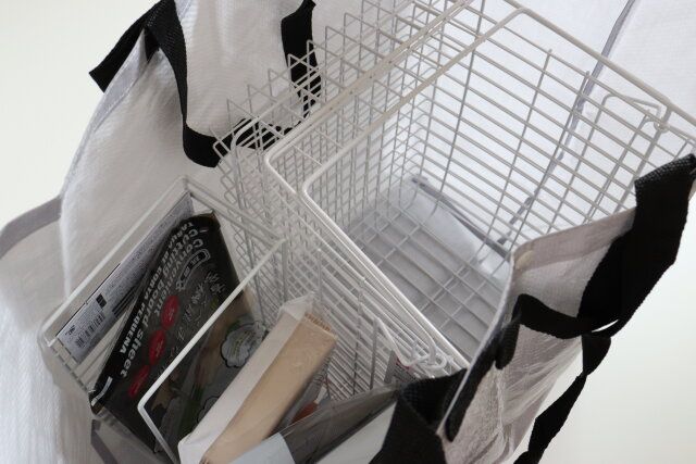 ダイソーのショッピングバッグになるコインランドリー用トートバッグ