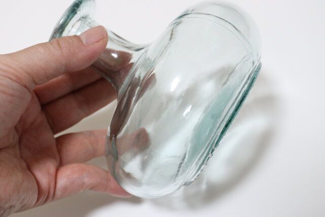 スタンダードプロダクツのコロンとしたスペイン製ガラス花瓶