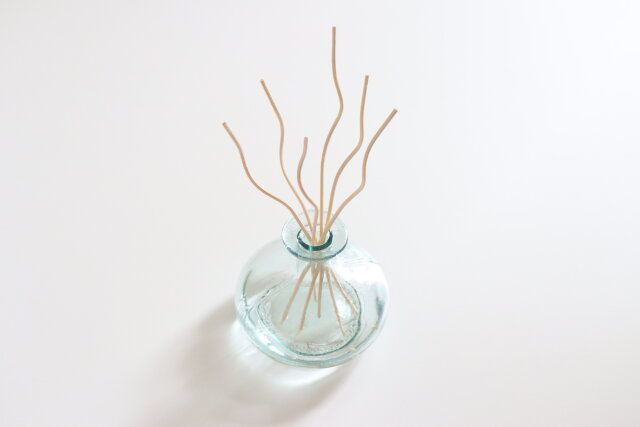 スタンダードプロダクツの涼しげなスペイン製ガラス花瓶