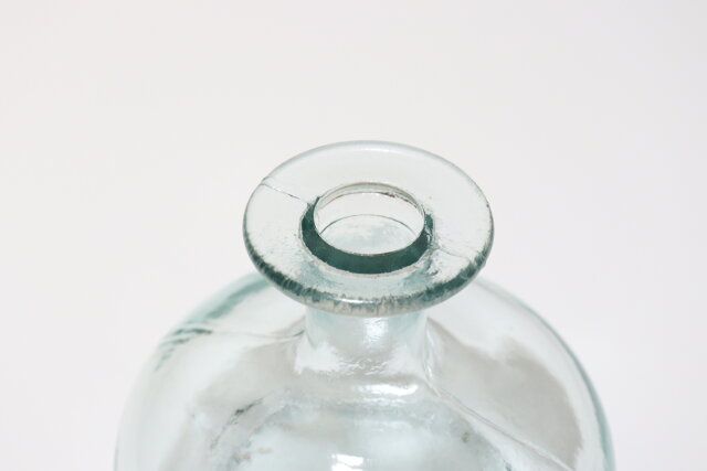 スタンダードプロダクツの個体差があるスペイン製ガラス花瓶