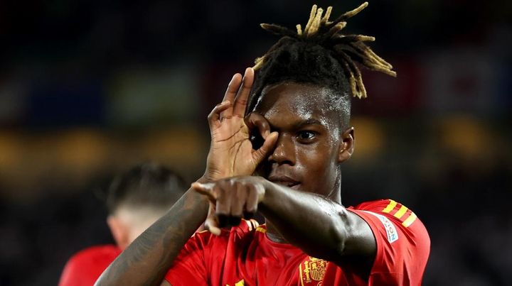 日本アニメ好きのオタクだった！23歳の世界的スター、日本語入りのイラスト贈呈に歓喜