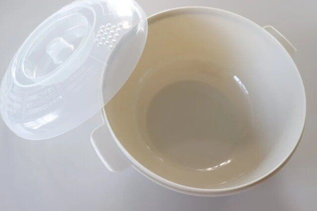 ダイソーの電子レンジでお手軽ラーメン1