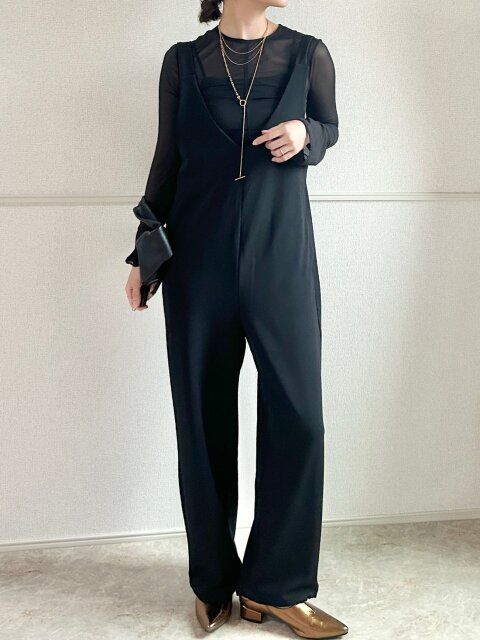 Style②透けトップスで、頑張りすぎないおめかし感