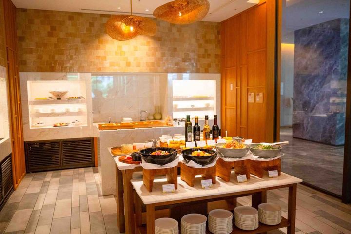 サラダ＆前菜コーナー