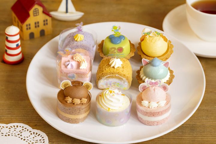 東京ディズニーシー“ダッフィー＆フレンズ20周年：カラフルハピネス”アソーテッド・ミニケーキ2
