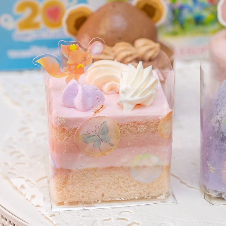 【リーナ・ベル】ピーチホイップクリームのケーキ