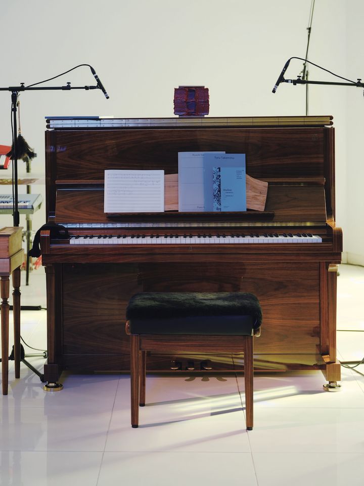 〈Steinway & Sons〉のアップライトピアノ「K−132」