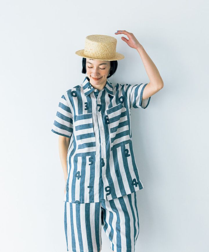 シャツ￥12,900、ショートパンツ￥8,800、帽子￥8,690／すべてソウ・ソウ