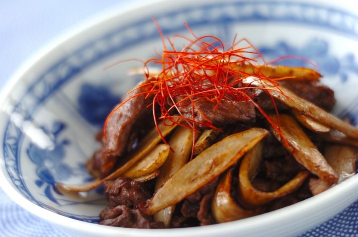 牛肉とゴボウのオイスター炒め