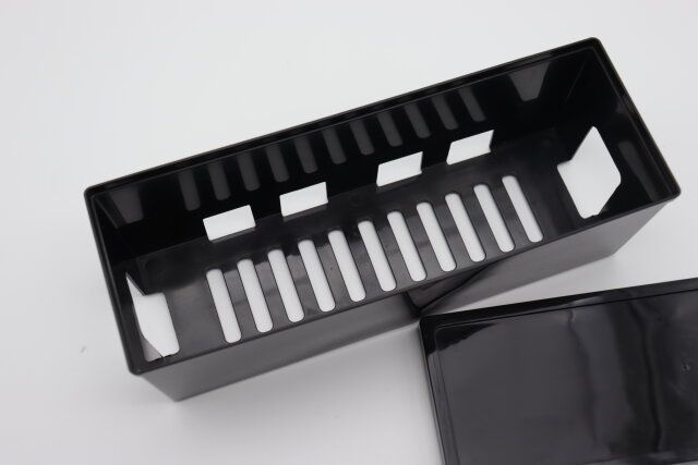 ダイソー コードタップ収納ケース（ブラック） 廃熱