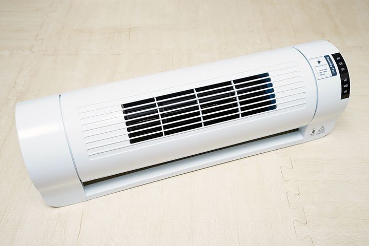 横置きだと、非常に低い位置からダイレクトの風を送ることができるので、ずり這い体勢の幼い子どもにもしっかりと風が当たります。