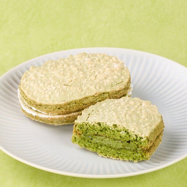 シャトレーゼのダックワーズ 宇治抹茶のビジュアル