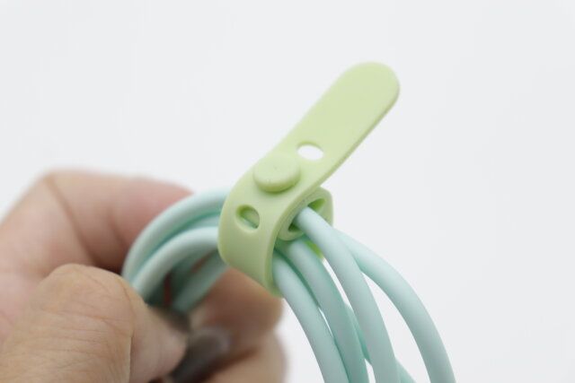 充電・通信C-Cケーブル（留めバンド付、グリーン） バンド