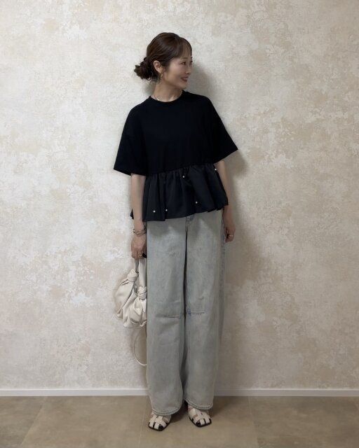 着回しコーデ②ペプラムトップスで大人カジュアルコーデ