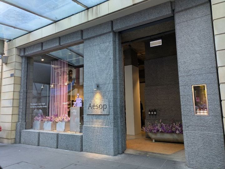 ショッピングに便利なロケーションのシグネチャーストア（Shop 2047, 188 Pitt Street）。すべての商品が勢ぞろいしているので、まずここに行くのがいいかも