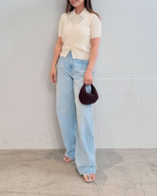 パープルのラウンドウルトラミニバッグを持っている