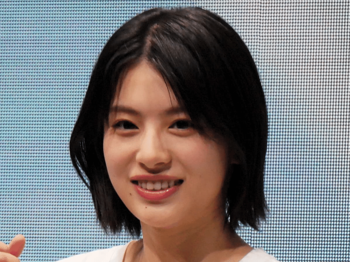 「上手い」「可愛すぎ」夏の風物詩“唯一の完全新作”　モデル出身“急成長女優”が見せた最恐の透明感 | TRILL【トリル】