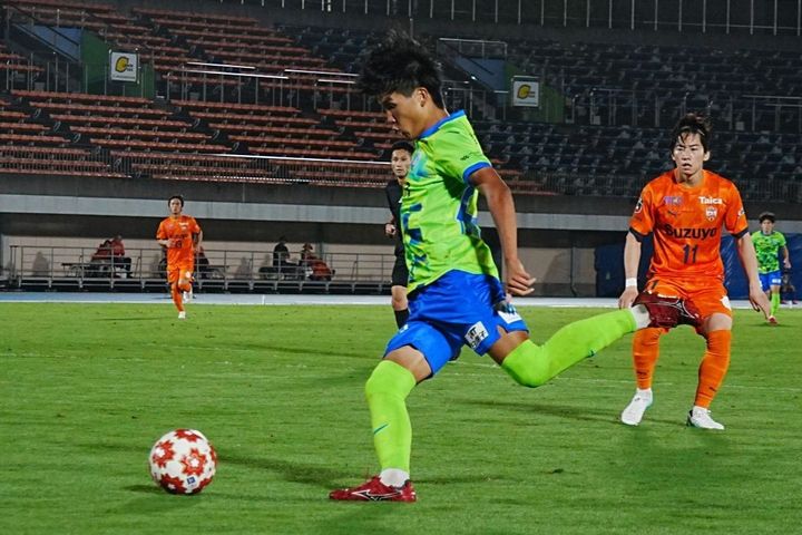 J1湘南ベルマーレ高卒ルーキーMF石橋瀬凪が躍動「まだまだ改善できる」と天皇杯敗退を糧に復調へ