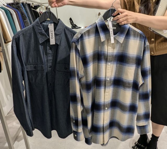 メンズのデニムシャツとチェックシャツ