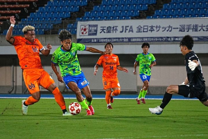 FW小田裕太郎が新境地開拓へ「デンべレに感化された」と猛烈プレスでJ1湘南ベルマーレ初得点を目指す