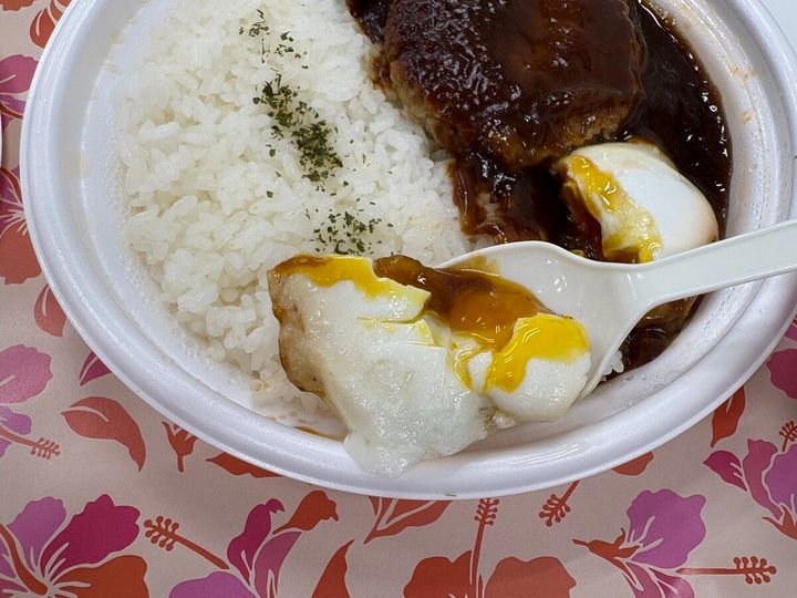 ファミリーマート Kona's Coffee監修 グレイビーソースとビーフハンバーグのロコモコ