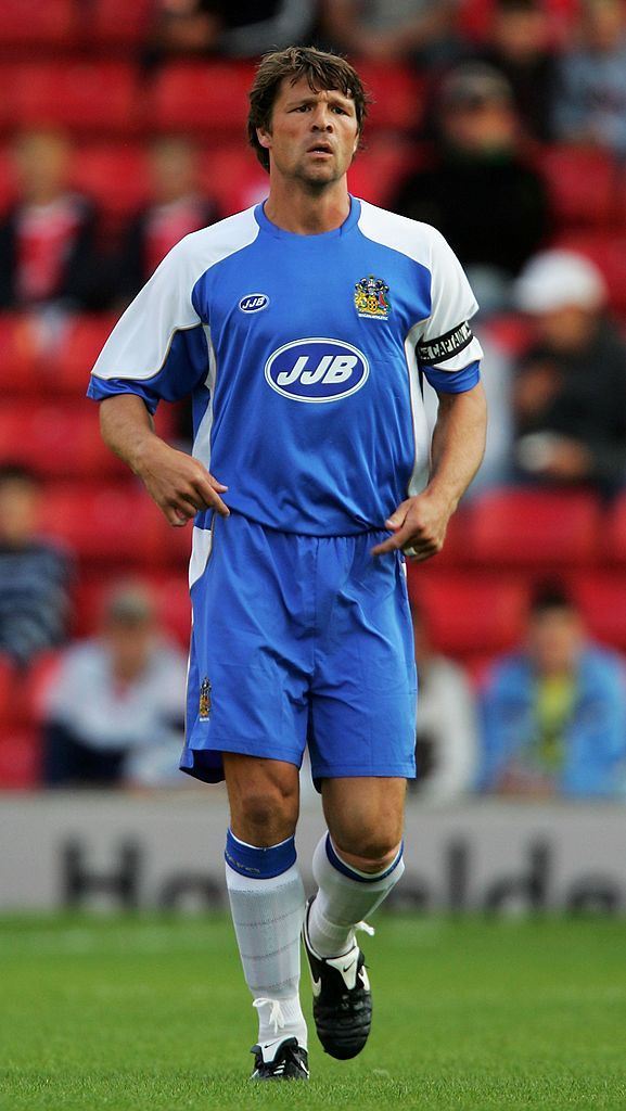 消防士、教師、警察官…6名の名選手が引退後に就いた「普通過ぎる職業」