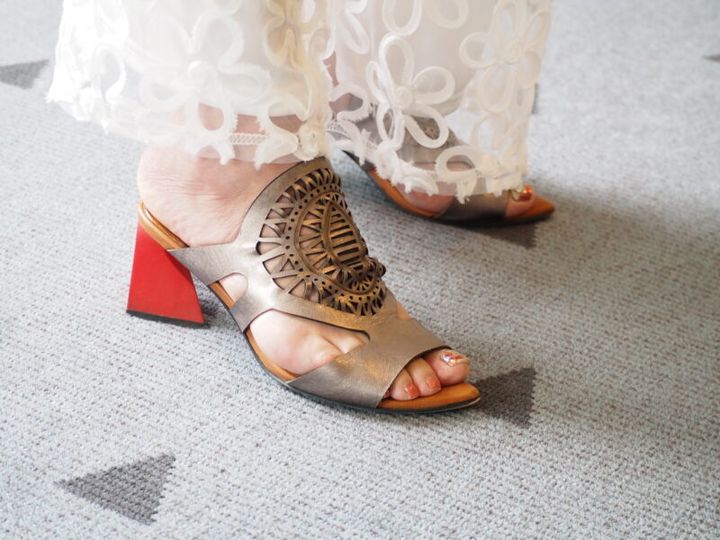 マナのサンダル