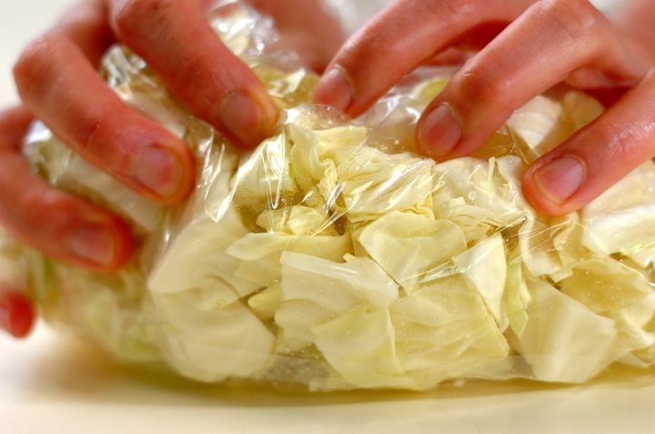 キャベツのネギおかか和えの下準備1