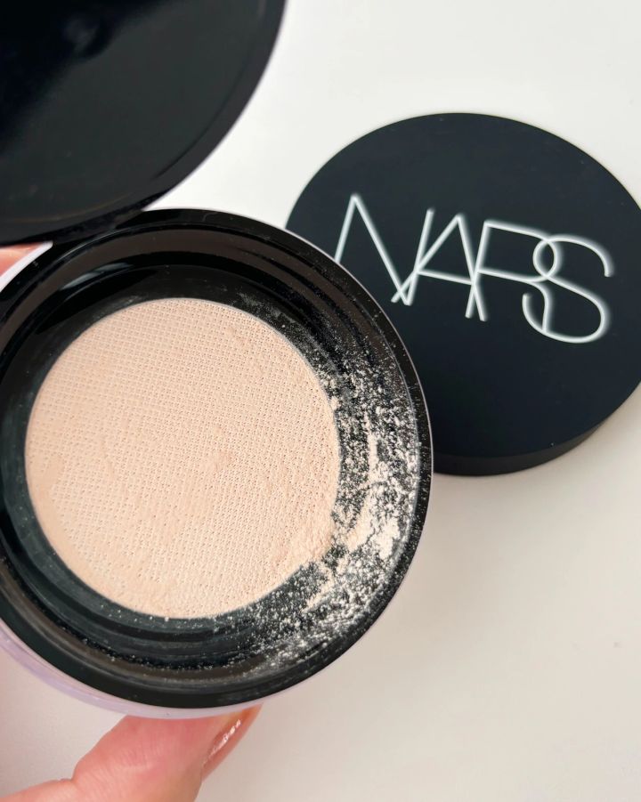 NARS ライトリフレクティング プリズマティックパウダー ルース 04203
