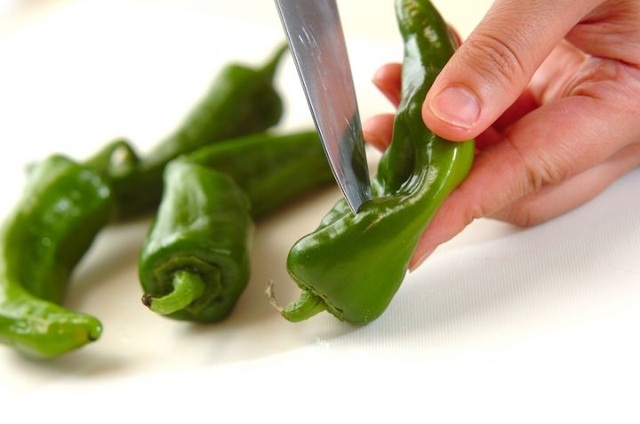 時短簡単副菜！ほんのり甘い万願寺とうがらしの下準備1