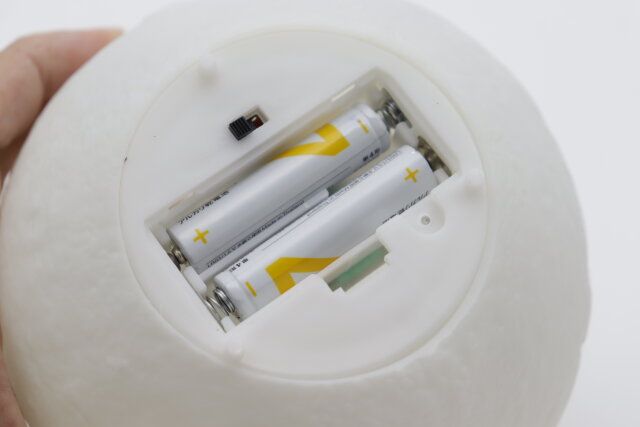 スリーピーのムーンライト タッチセンサータイプは単4電池2本使用