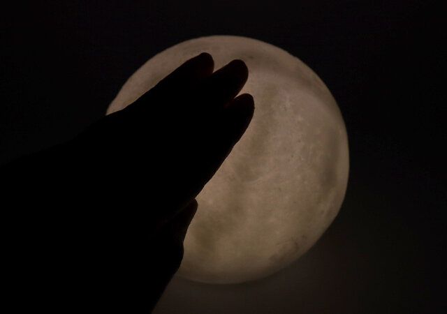 スリーピーのムーンライト タッチセンサータイプはカラー調光可能