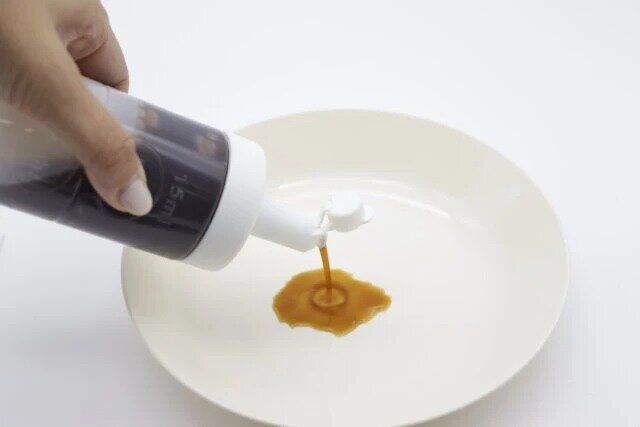 ダイソーのおすすめ押して量れる計量ボトル