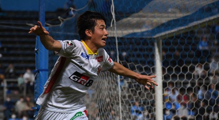 20歳日本人FW、世界的名門相手に見事なゴール！公式Instagramが「日本人祭り」に