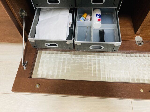 仕切りのある箱