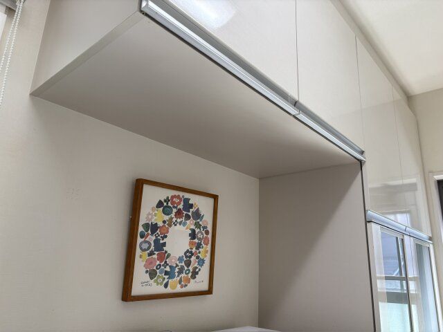 壁に飾られた絵