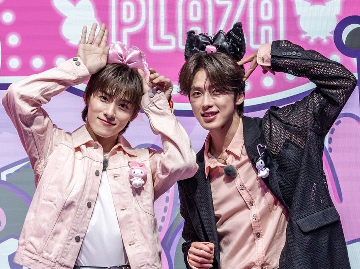 メロクロポーズをする川西さんと河野さん