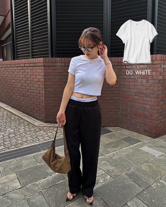 UNIQLOのホワイトの「ミニT」