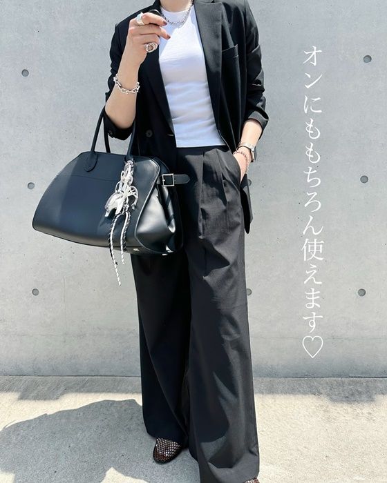 UNIQLOのホワイトの「ミニT」