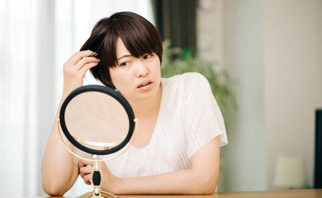 グレイヘアまでの移行期間が気になる女性