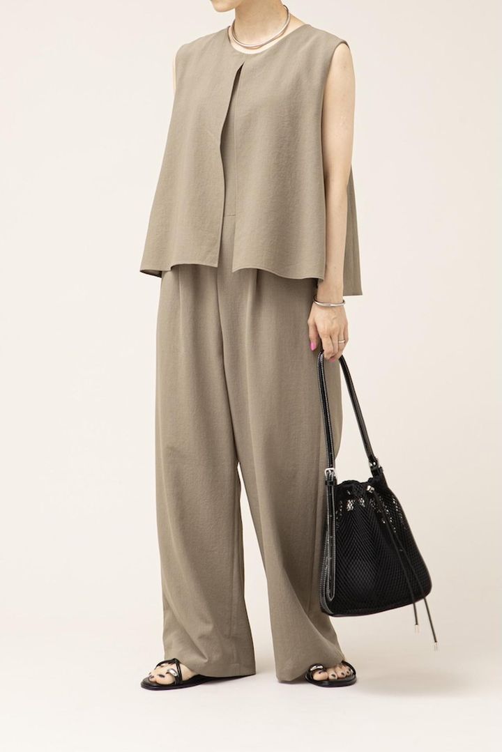 画像: ドライクロス レイヤード オールインワン（モカ）¥12,980（ユナイテッドアローズ グリーンレーベル リラクシング）